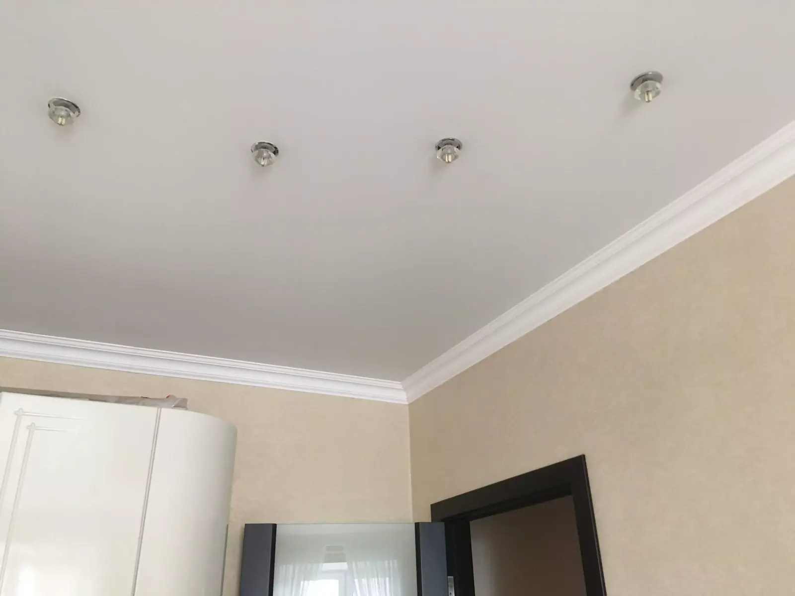 Матовый натяжной потолок в квартиру — Вологда, Конева, 5Б, фото 1